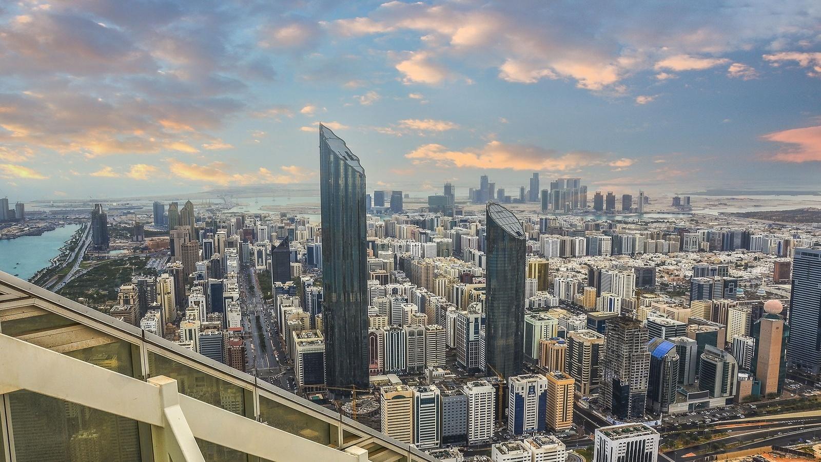 The Cliffs Designed by Renowned Kohn Pedersen Fox Launches Along Dubai Water Canal